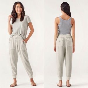 Splendid Lakeside Jogger in Sesame